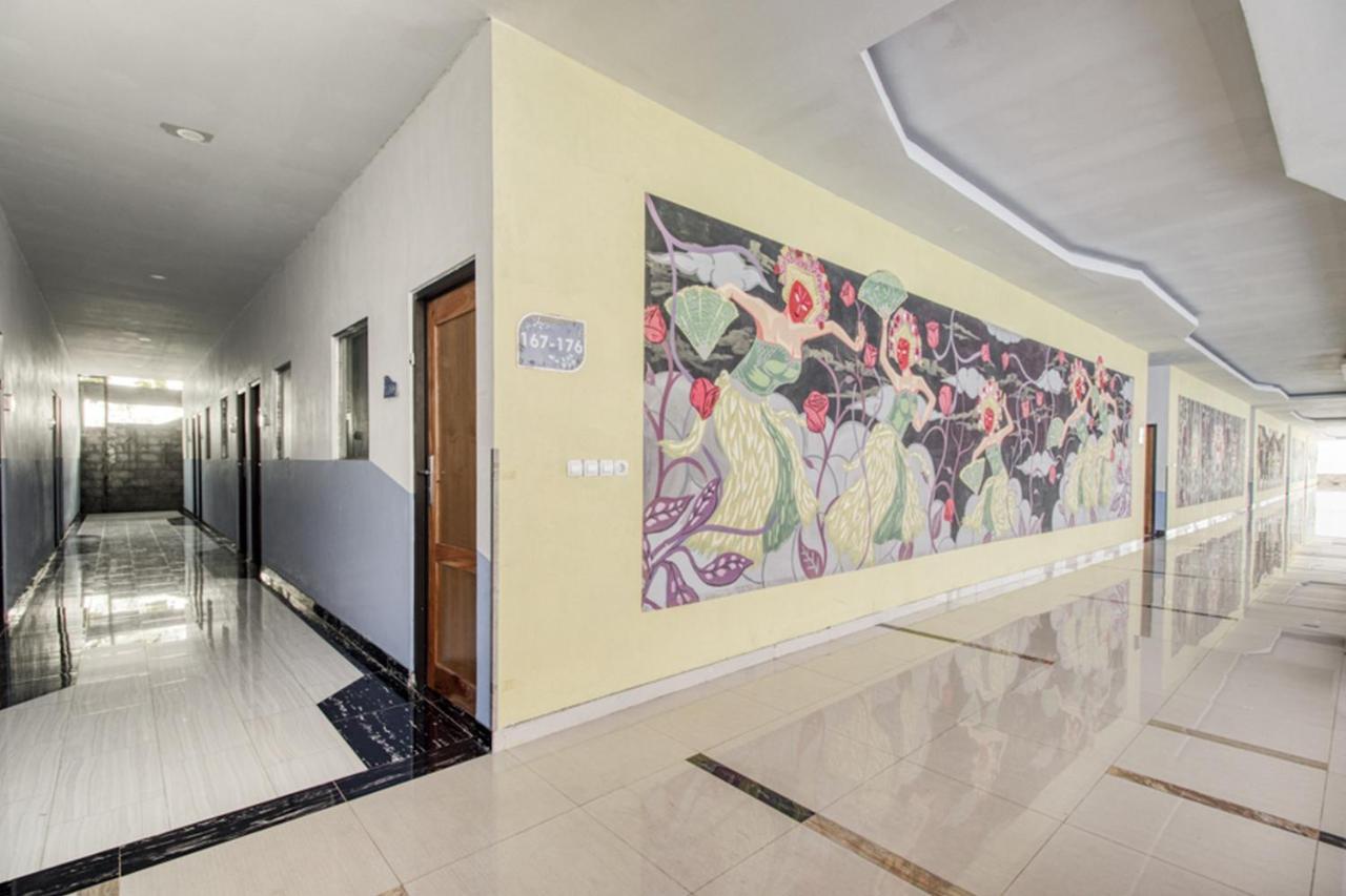Reddoorz Plus @ Flory Hotel Yogyakarta Extérieur photo